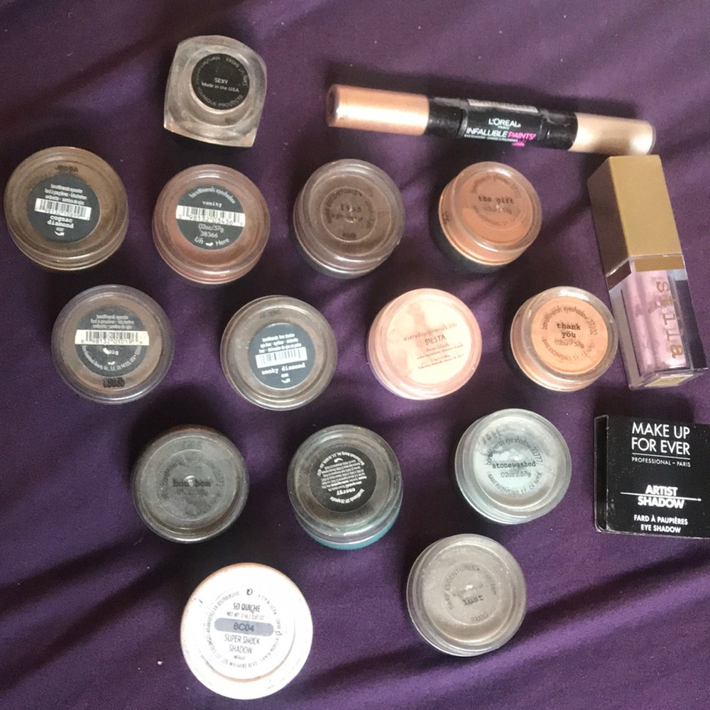 Eyeshadow lot